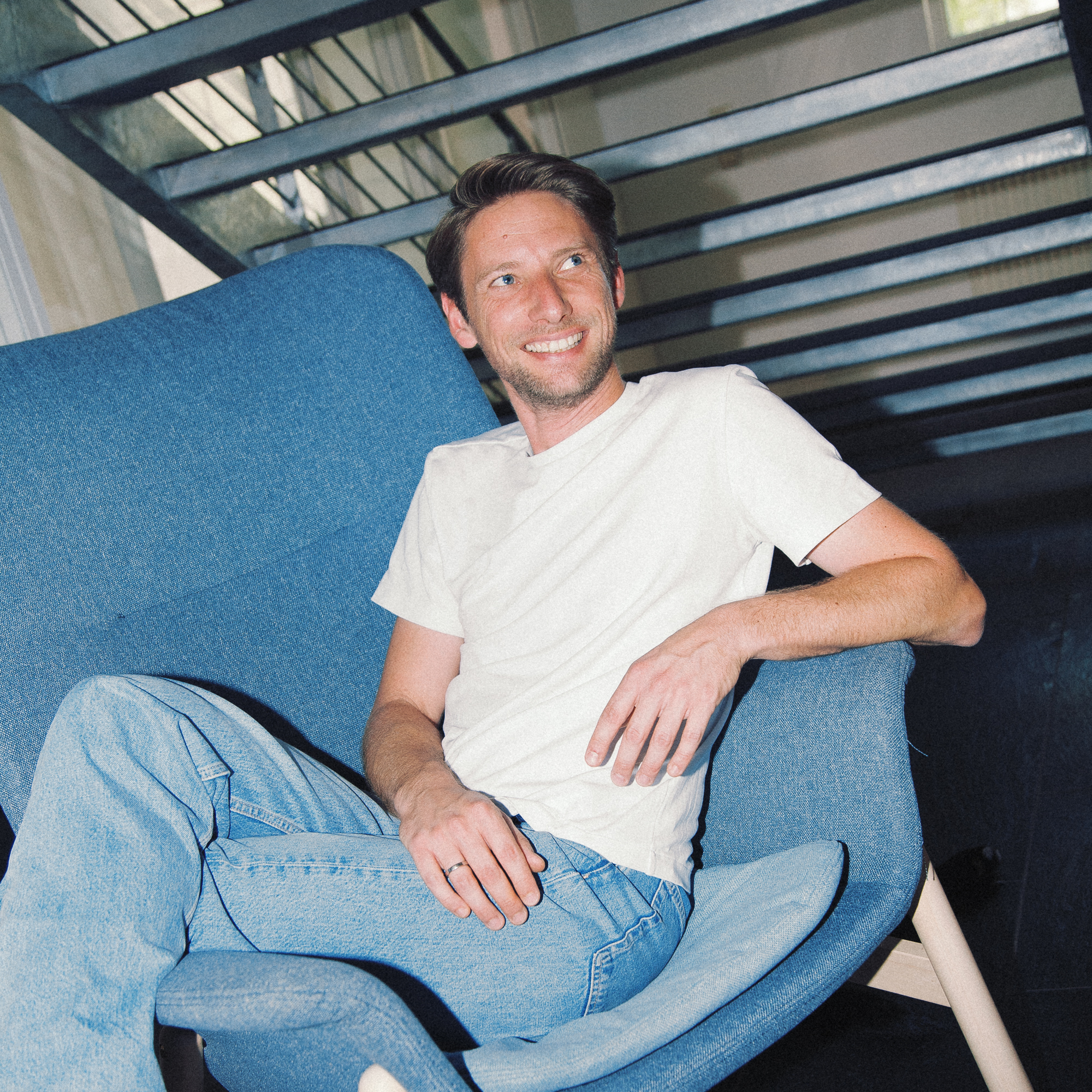 Porträt von Claudio Theim, Managing Director bei Theim Kommunikation.