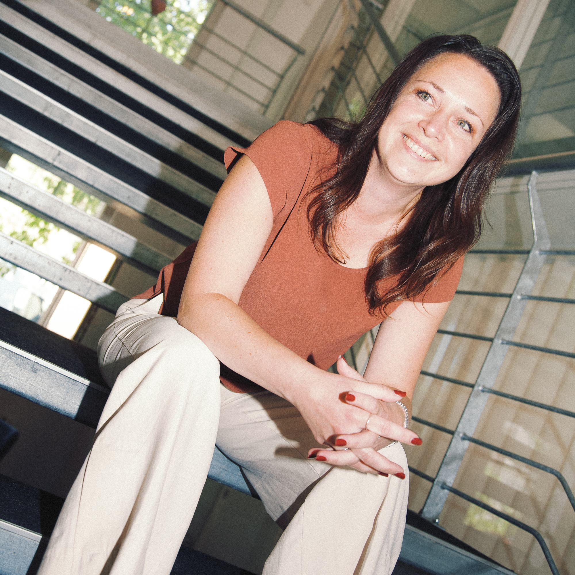 Portrait von Nadine Börngen, Head of Business Unit Design, Technology & Analytics bei Theim Kommunikation.